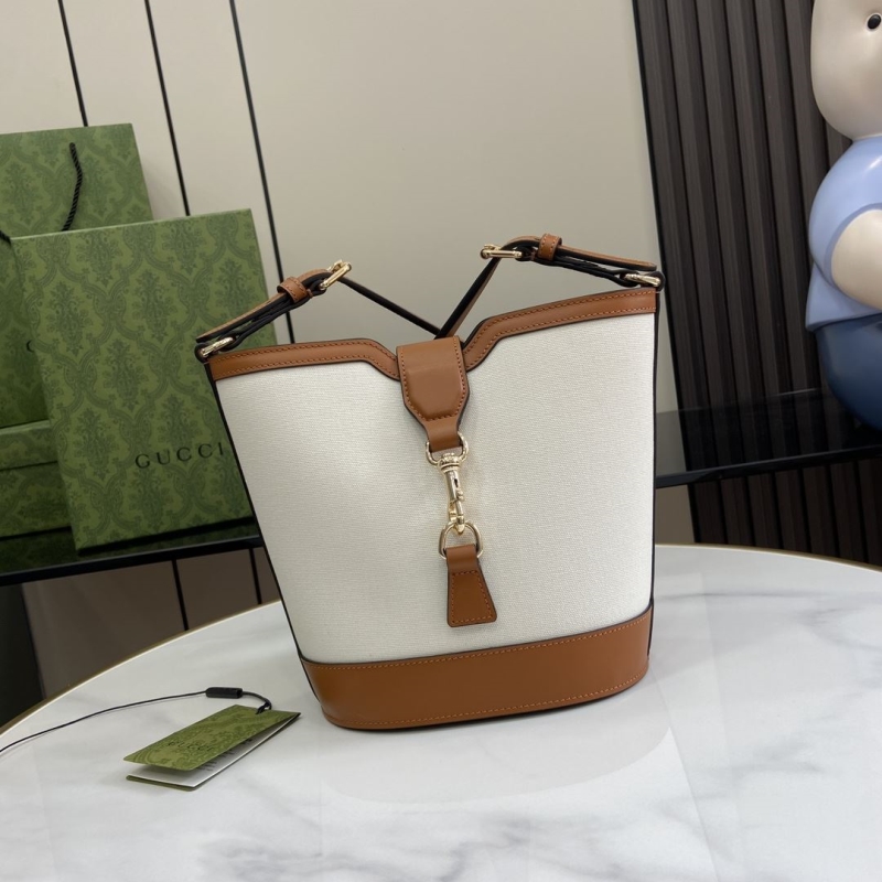 G*u*i bucket bags